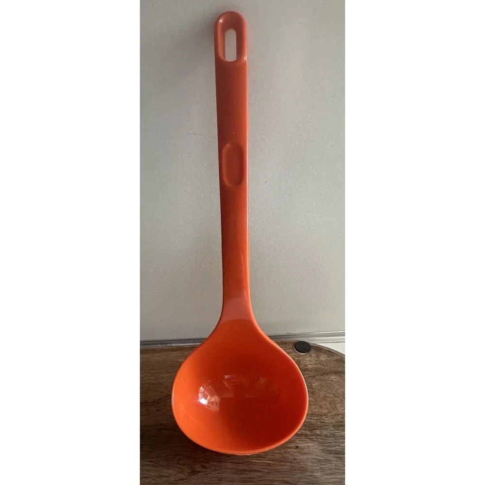 Rubbermaid Ladle Orange Vintage Kitchen Cooking Retro Soup Serving Spoon